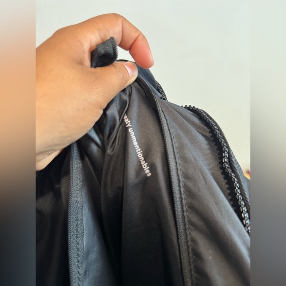 Lululemon carry the day bag in black - Picture 11 of 12